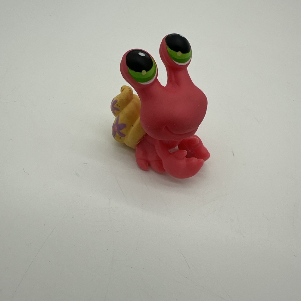 Littlest Pet Shop Hermit Crab Animal Figure Green Eyes Pink 577 Small